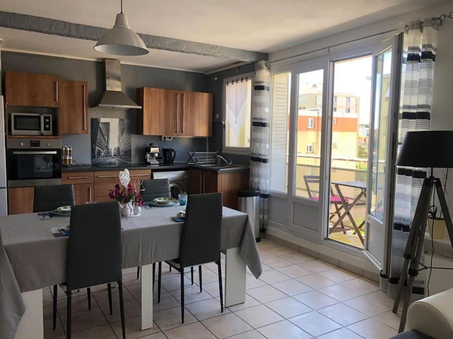 Appartement Balcon, Place De Parking, Centre Ville Valence  Kültér fotó