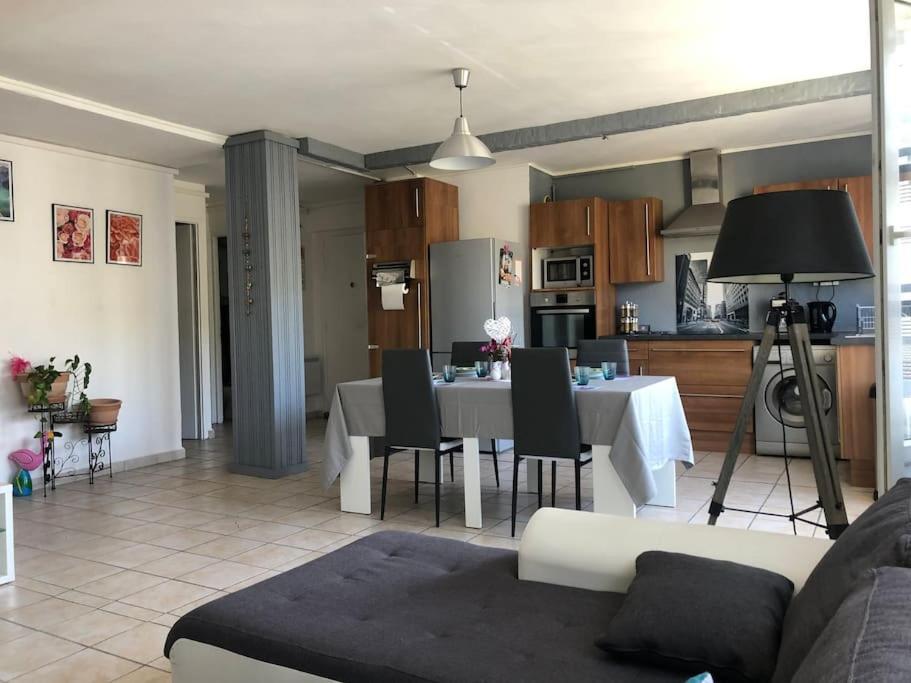 Appartement Balcon, Place De Parking, Centre Ville Valence  Kültér fotó