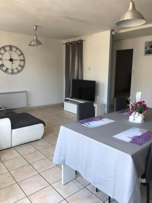 Appartement Balcon, Place De Parking, Centre Ville Valence  Kültér fotó
